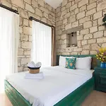 Mastik Koyici * Çeşme